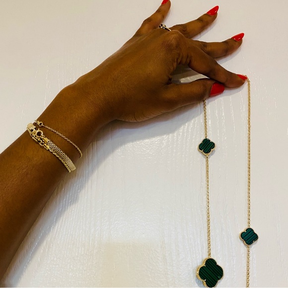 Green and Gold Four Lead Clover Necklace - Picture 9 of 9